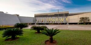 mae-aguarda-que-irlanda-devolva-ao-brasil-filhas-retiradas-de-casa