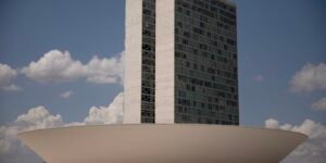 camara-declara-perda-de-mandato-a-7-deputados-e-da-posse-a-substitutos
