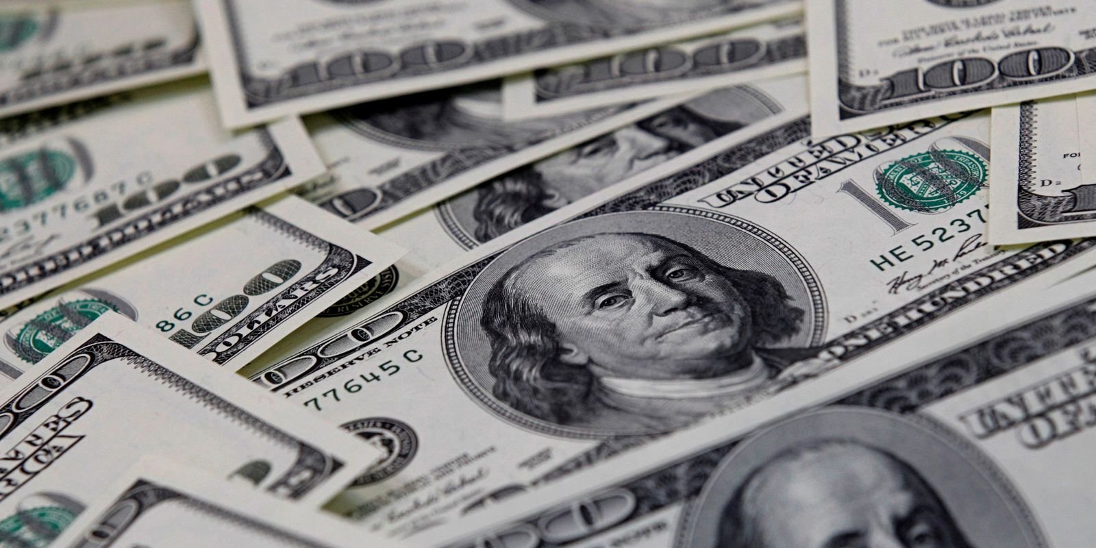 dolar-cai-para-r$-5,54-com-dados-de-desemprego-nos-eua