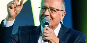 plano-de-contingencia-ao-tarifaco-deve-sair-ate-terca,-diz-alckmin